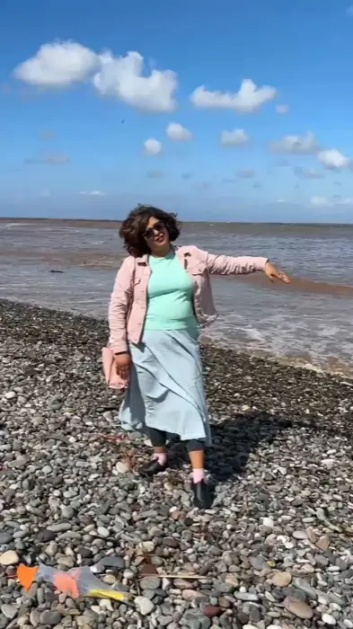 Unbound, out loud — Seaside reel · 0:10